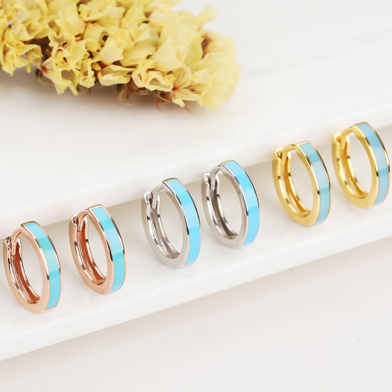 TURQUOISE ONYX HUGGIE HOOP EARRINGS