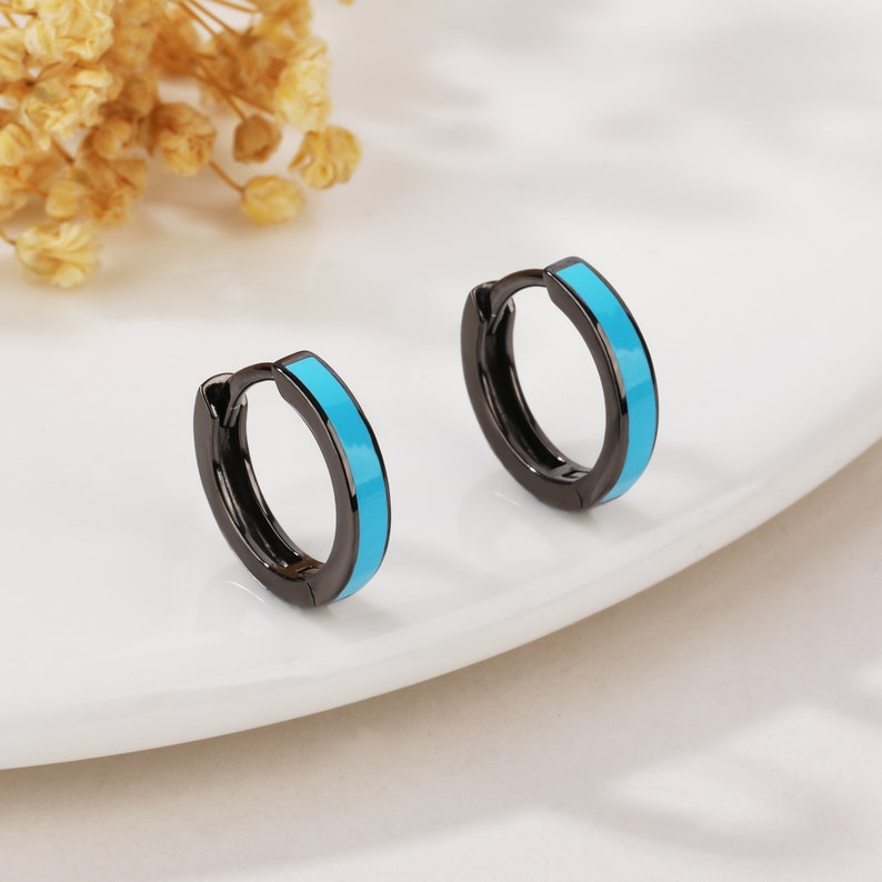 TURQUOISE ONYX HUGGIE HOOP EARRINGS