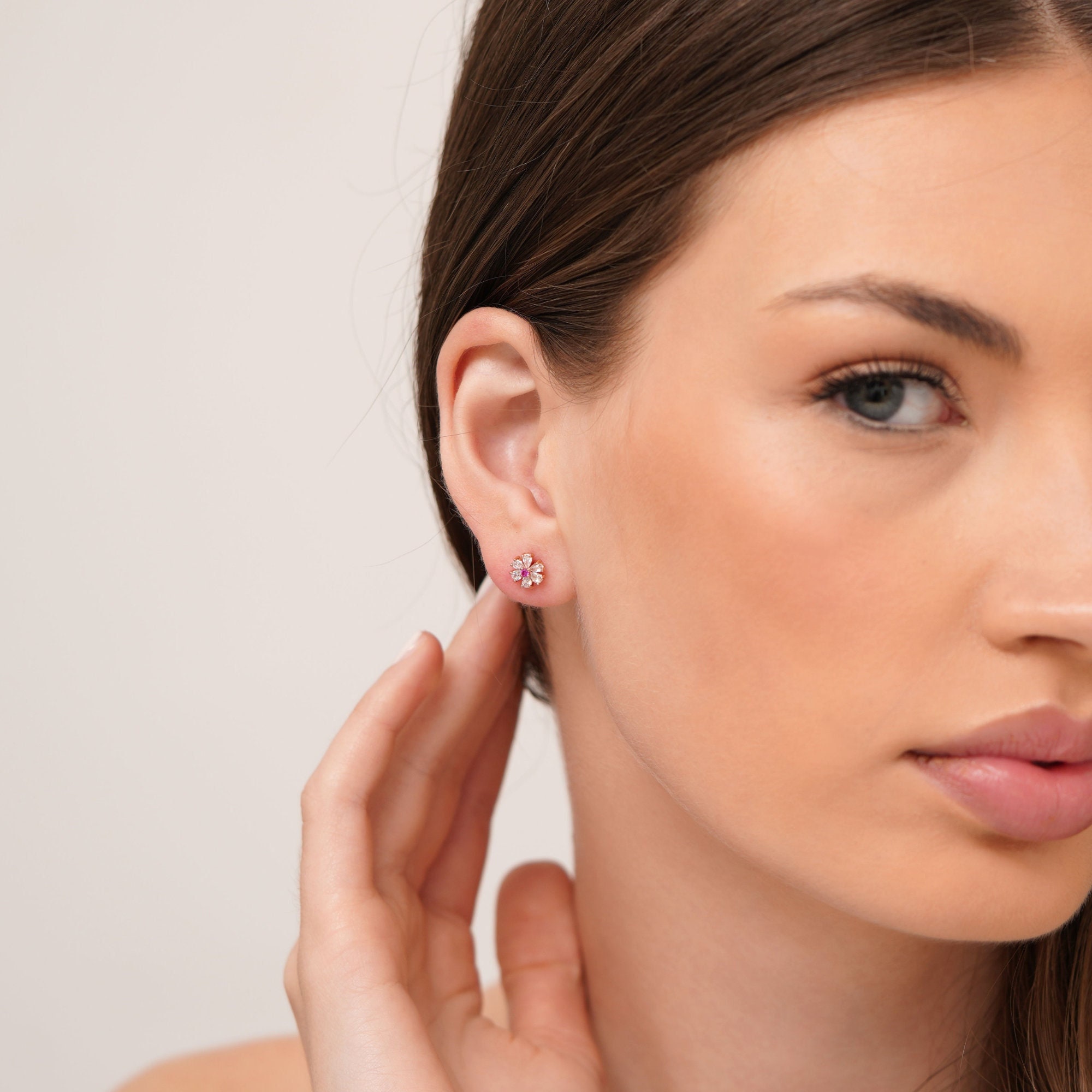 【STONEHENgE】Love Duet〜Silver Flower Earrings SA25A86F Dangling Two Stone Blue Sapphire Earrings | Angara