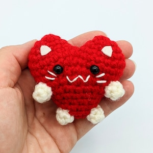 PATTERN: Love Cat Crochet - PDF ONLY - Amigurumi cat heart crochet pattern - Crochet Valentine&#39;s Day beginner pattern