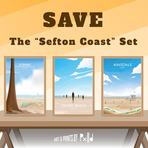 Puede incluir: Tres impresiones enmarcadas de escenas de playa de la costa de Sefton en Inglaterra. Las impresiones presentan las ubicaciones de Formby, Crosby Beach y Ainsdale. Las impresiones se muestran en una mesa de madera.