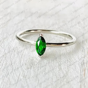 18k Gold Tsavorite Ring: Minimalist Green Gem Wedding Band