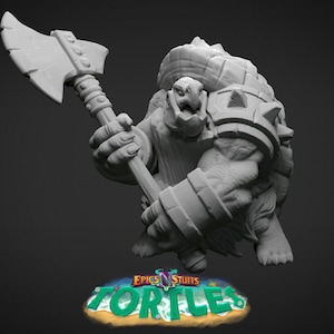 Pode incluir: Uma miniatura de um guerreiro tartaruga impressa em 3D em cinza, segurando um machado grande. A tartaruga tem uma carapaça com espinhos e usa armadura. A miniatura faz parte de um conjunto de guerreiros tartaruga.