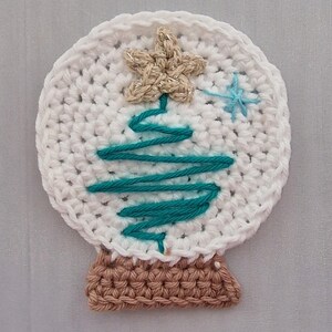 Christmas crochet appliques - Snow Globe