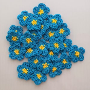 Blue Forget-Me-Not Flower crochet appliques (set of 12), 1.5"