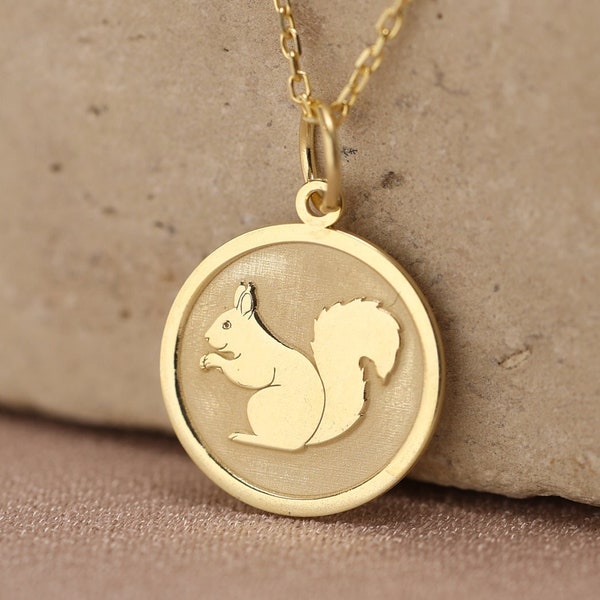 14k Solid Gold Eichhörnchen Halskette, personalisierte Eichhörnchen Anhänger, Eichhörnchen Anhänger, Tierliebhaber, Tierschmuck, Geschenk für sie