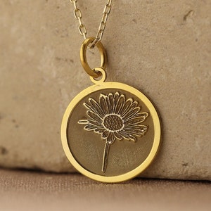 14k Solid Gold Daisy Flower Necklace , Personalized Gold Daisy Pendant , Charm Flower, Daisy Jewelry , April Birth Flower Gift , Women Gift