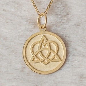 14k Gold Heart Triquetra Knot Necklace , Personalized Heart Triquetra Knot Pendant , Irish Knot Pendant , Celtic Knot Necklace ,Gift For Mom