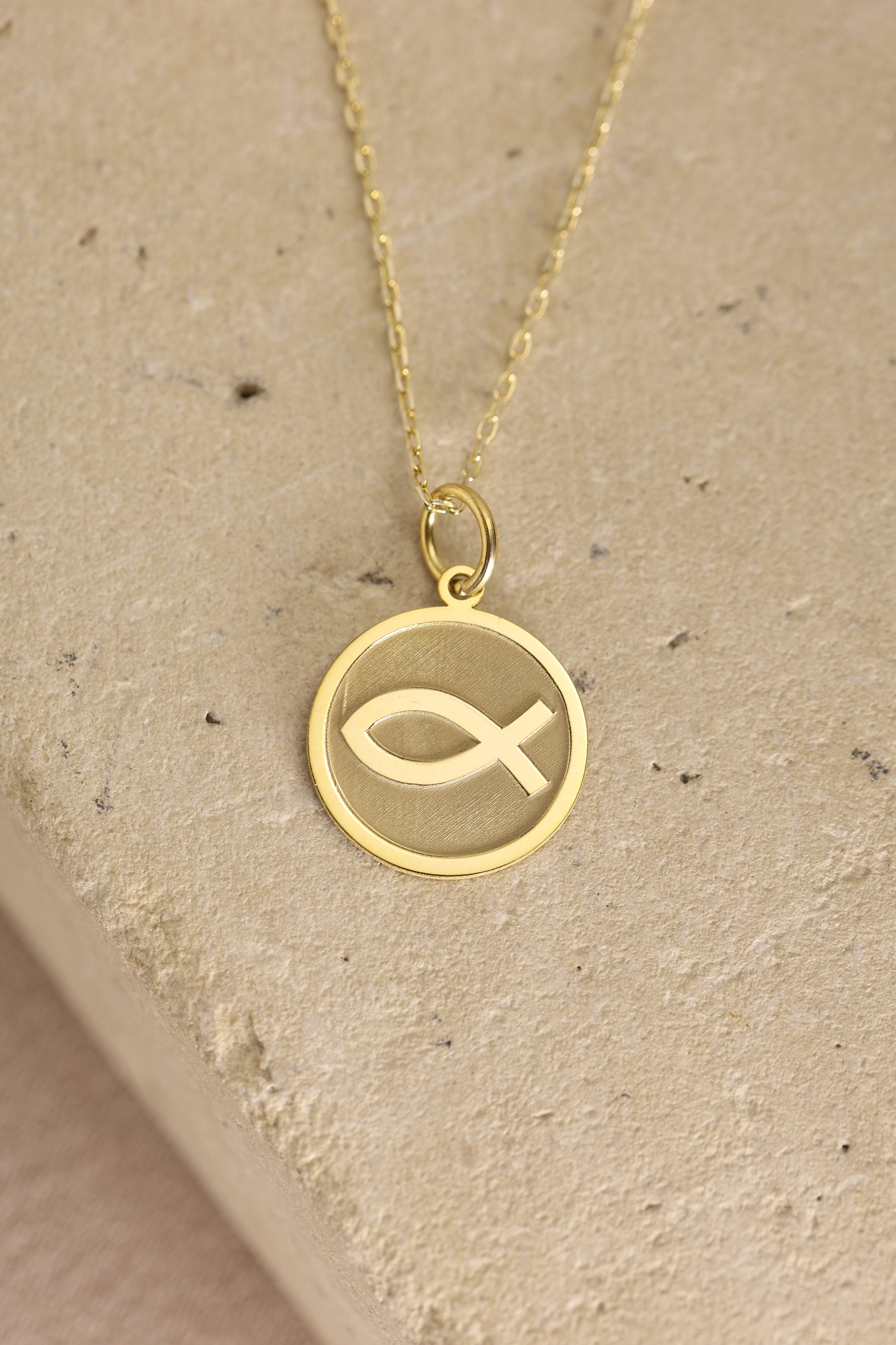 14K ソリッド ゴールド イクトゥス ネックレス、ゴールド フィッシュ 