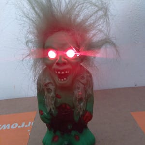 Vintage Halloween Green Zombie Pocket Screamer Lights up and makes noise
