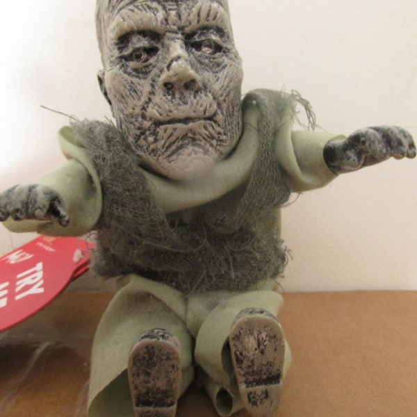 Rare Vintage Halloween Pocket Screamer Universal Studios Mummy Movie Monster Talking Figure Toy w/ Lights and Sound