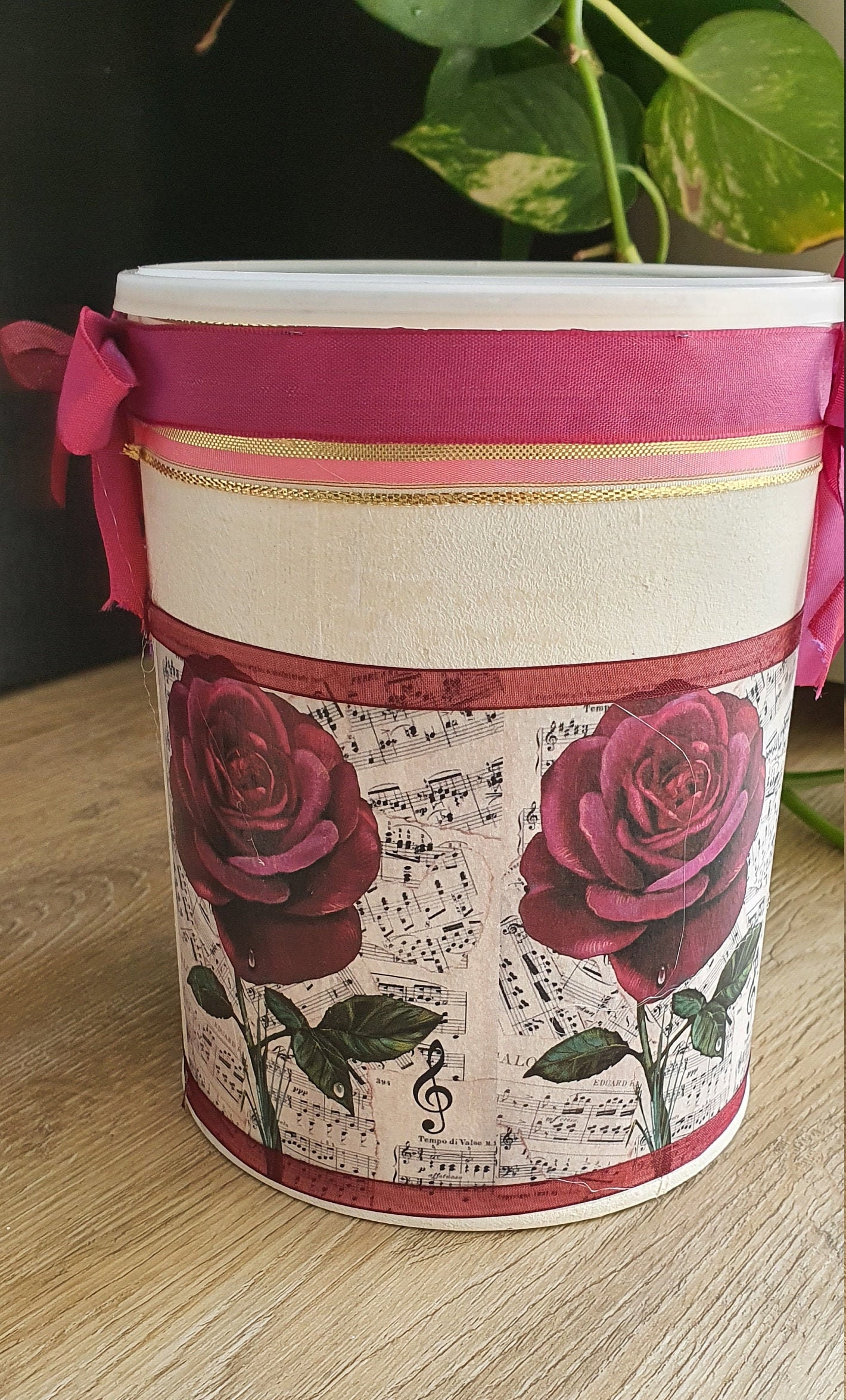 Boite en Tôle Décorée Rose