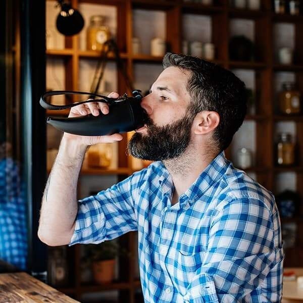 Tasse de voyage en forme de corne à boire Viking Heiðrún