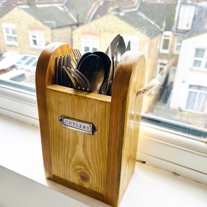 Rustic cutlery holder/tidy