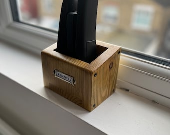 Mini soporte rústico para controles remotos de TV