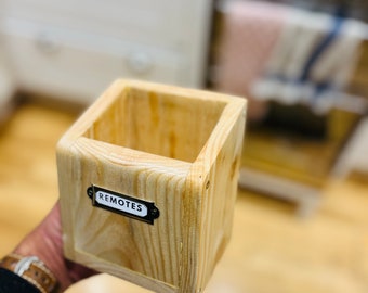 Rustic TV remotes holder - natural gloss finish