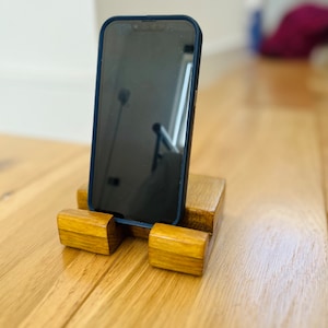 Suporte para telefone com recorte
