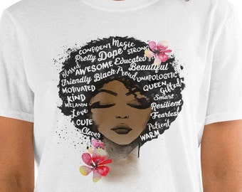 Camiseta del mes de la historia afroamericana, camiseta de reina negra, arte de palabras con cabello afro, regalos de mujer africana fuerte, mujer afroamericana con melanina