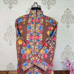 Lang Kashmiri borduurwerk wollen jas met multi-color bloemenjasje, aanpasbare geborduurde jas, bloemen geborduurd lang jasje