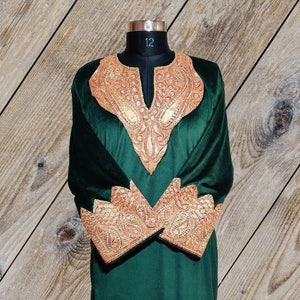 Kashmiri Velvet Phiran With Tilla Embroidery, Kashmiri Velvet Dress, Kashmiri Embroidery, Indian Pheran, Traditional Dress, Ethnic Dress