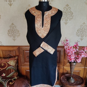 Kashmiri Kurta, Pheran Kashmiri Embroidery, Kashmiri Wedding Saree, Kashmiri Luxury Robe, Silk Indian Robe, Traditional Robe,Dressing Gown