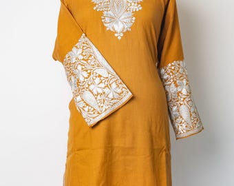 Golden Aura Kashmiri Pheran med Tilla-broderi