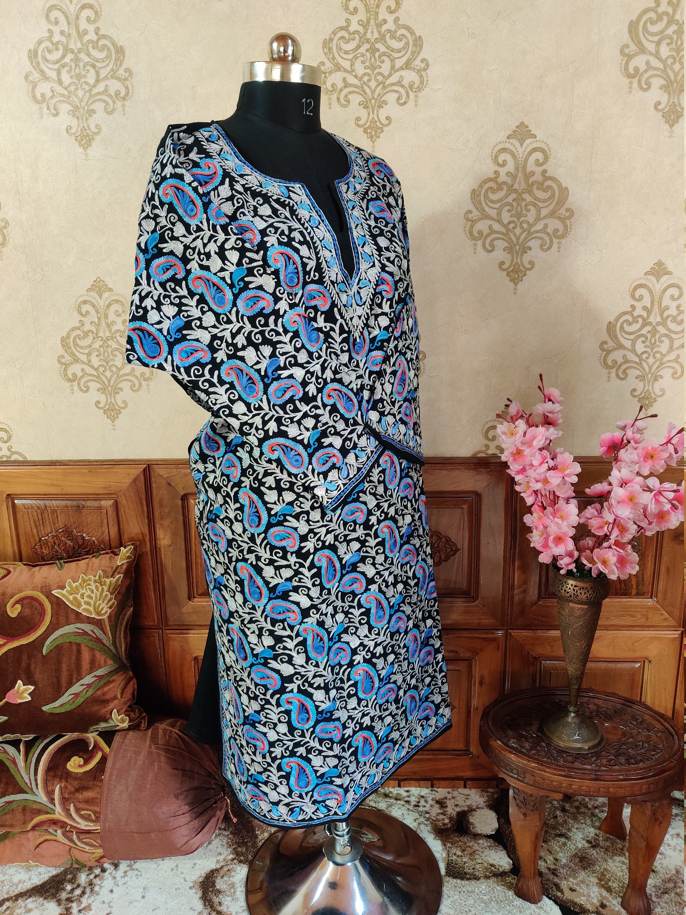 Kashmiri woolen deals pheran