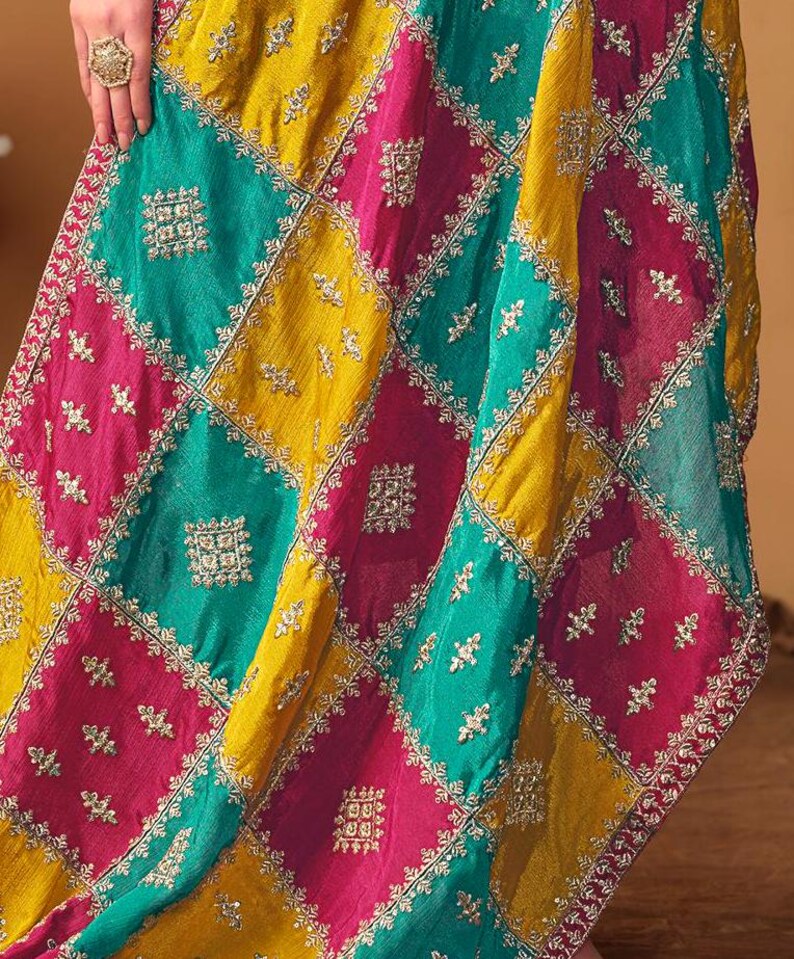 Blue Suit,Salwar Readymade, Pakistani Dress, Palazzo Suit, Sharara Suit, Pakistani Dresses,Anarkali Dress, Pakistani Party Wear, Pakistani Suits, 
Kurti palazzo Set, Punjabi Suit,purple,lavender,suit