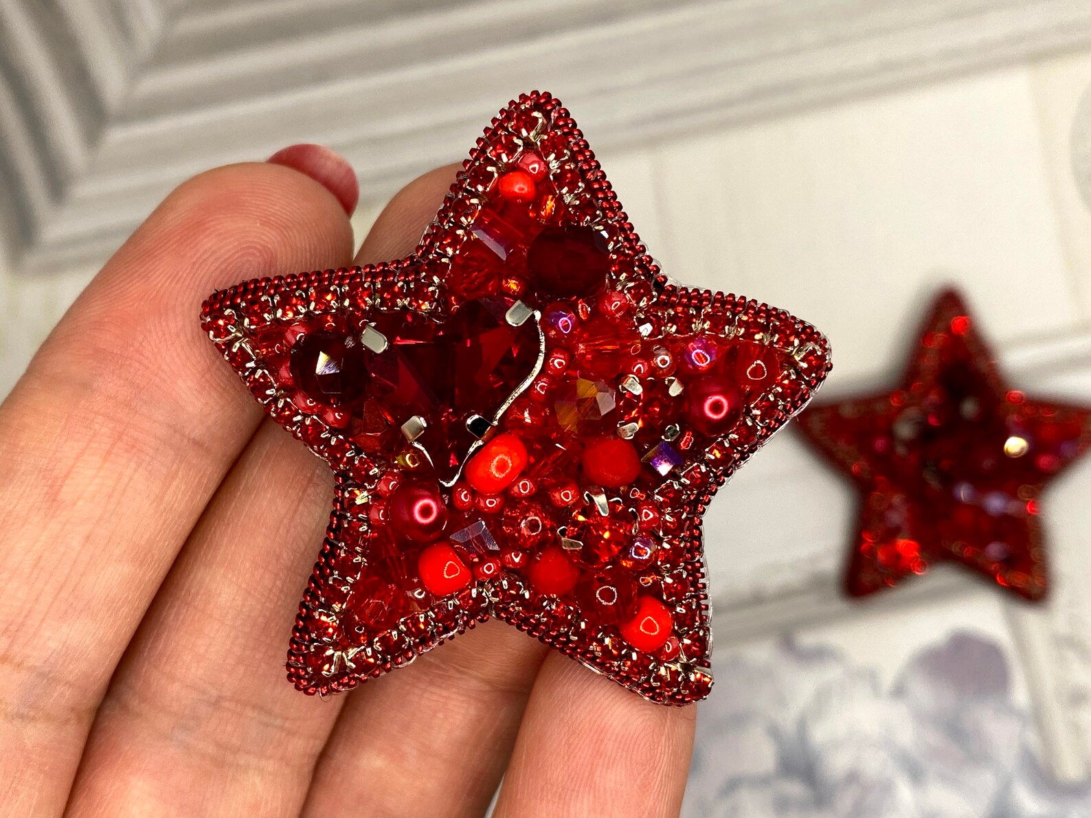 Broche de estrella roja broche con cuentas bordadas Etsy