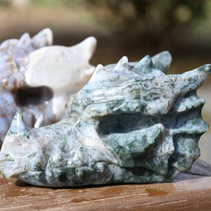 3.8&#39;&#39; Natural Moss agate Dragon head carved，Quartz crystal Dragon head， Crystal Dragon decor， Dragon skull，Dragon Figurine，Crystal healing