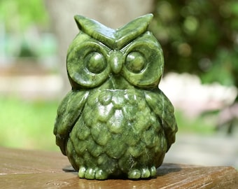 3.2インチ天然グリーン翡翠フクロウ彫刻、クォーツクリスタルフクロウ