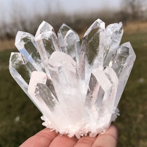 300g+ Crystal cluster，Clear quartz cluster，Crystal decor，quartz crystal，Crystal vug，Mineral Specimen Healing Degaussing Decor Collection