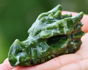 3 '' natürliche grüne Jade-Drachenschnitzerei, Kristalldrachenschädel, Drachenkopfschnitzerei, Kristallverzierung, Kristallgeschenk, Reiki-Heilung