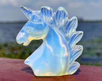 2'' Natural Hand Opalite Unicorn ，Carved unicorn，Unicorn figurine，Unicorn statue，Crystal gift，Crystal Unicorn ，Home decor，Riki healing