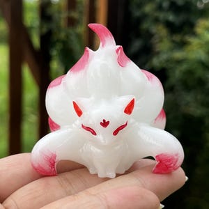 2.4&#39;&#39; Natural White jade Fox carving，Crystal Fox figurine，Kyuubi Kitsune，fox statue，Home decor，Crystal gift，Crystal healing