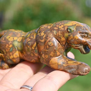 4,6&#39;&#39; Leopardo de azolita natural esculpido, Leopardo de cristal de quartzo, Estatueta de leopardo, Ornamento de leopardo, Presente de cristal, Decoração para casa, Estatueta de cura