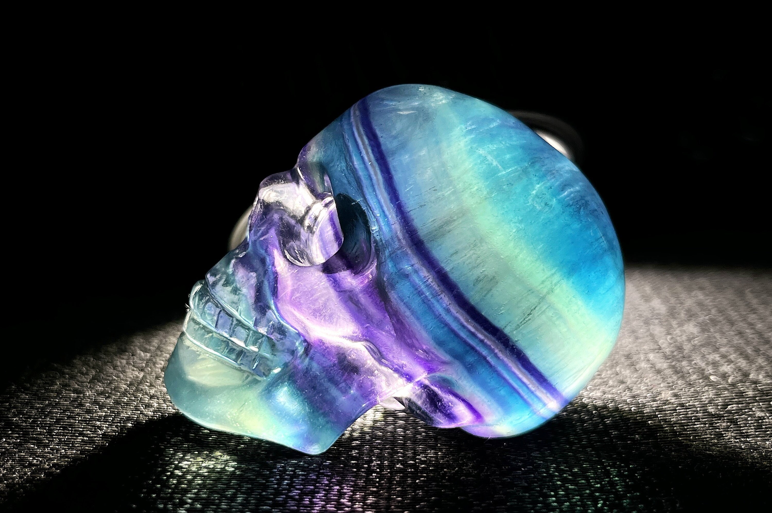Rainbow quartz skull - Etsy 日本 Rainbow quartz skull - Etsy 日本