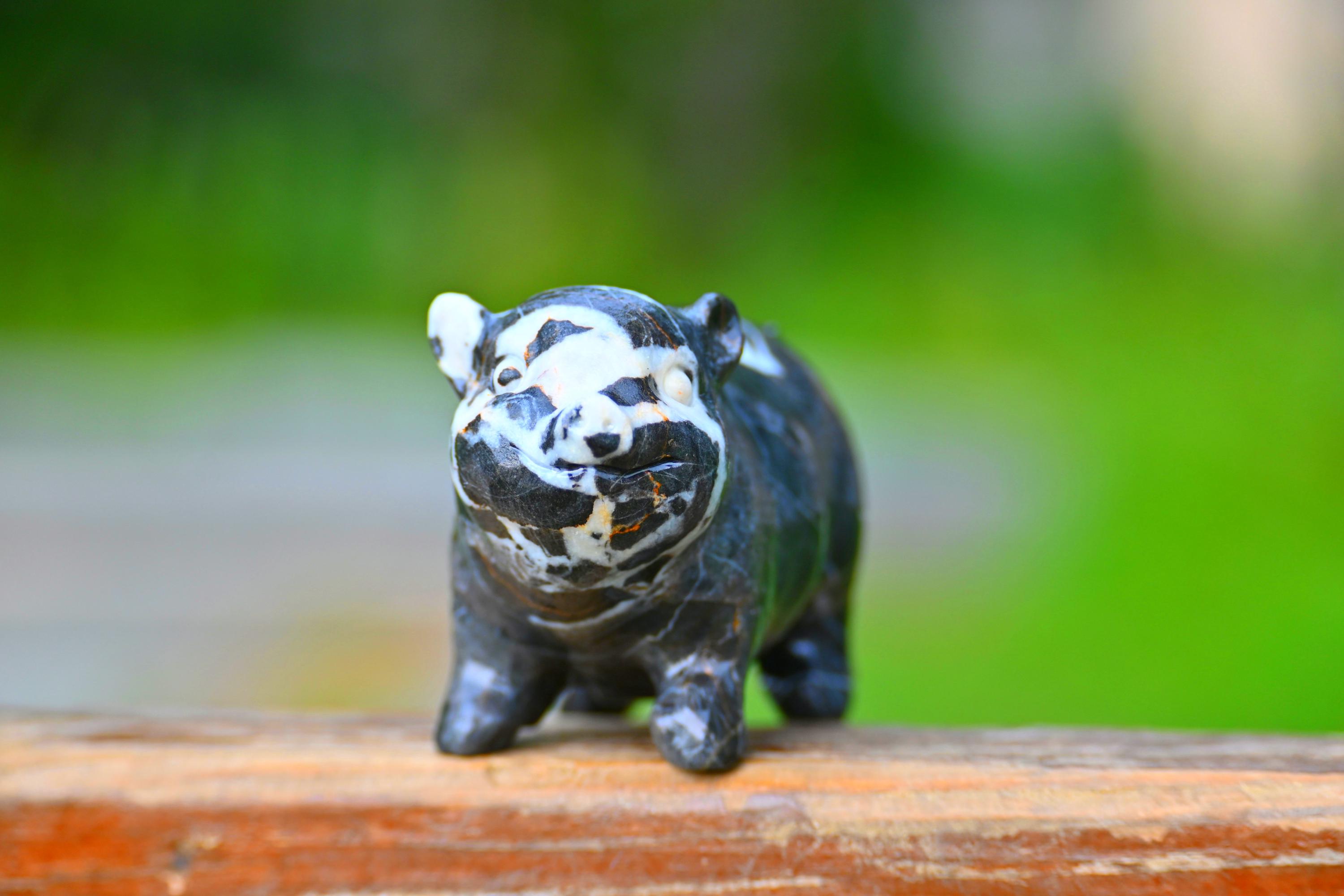 クリア クォーツ 豚 彫り物 2.7インチ天然ゼブラストーン豚、クォーツクリスタル