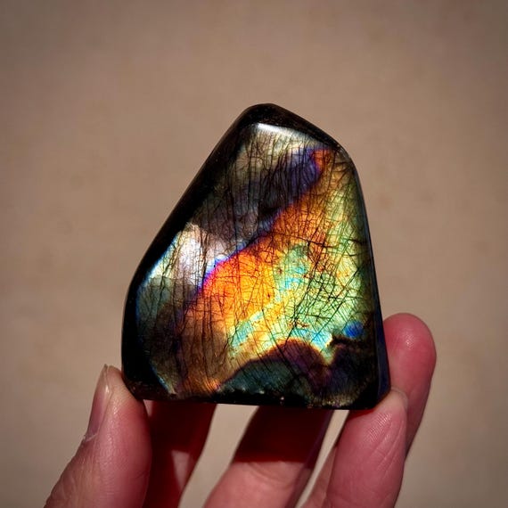 0.17kg Natural Hand carved Labradorite mineral ，quartz crystal，Crystal Stand，Crystal decor，Crystal gift，Crystal ornament，Reiki healing SC33