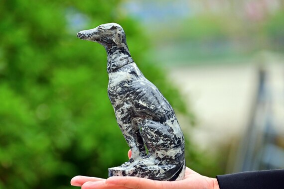 翡翠 犬の彫刻 ケース付き 天然翡翠石グレイハウンド、水晶犬、グレイハウンド彫刻