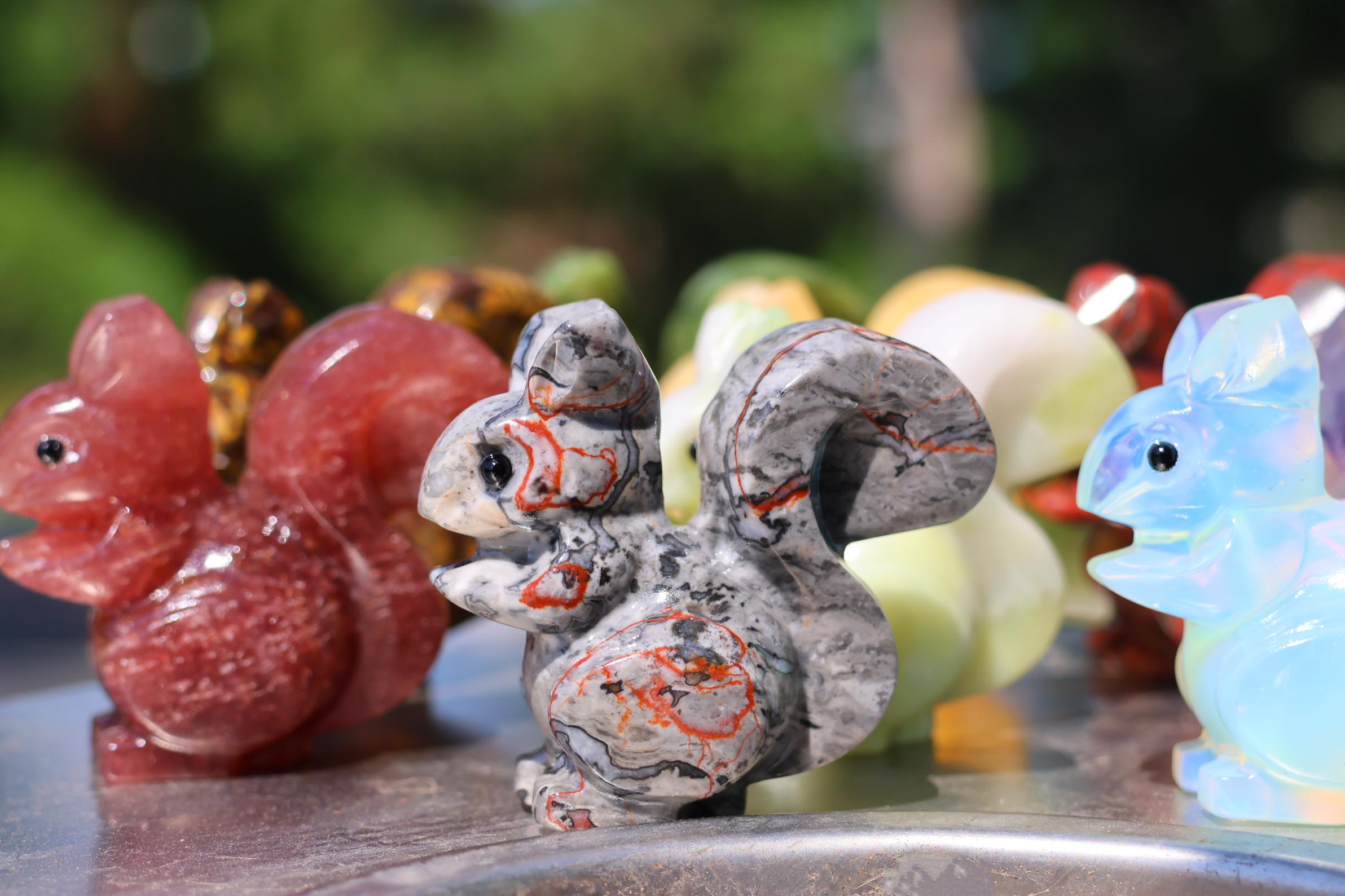 Sachi】天然石水晶のりす 置物 彫物NO.011214 天然石水晶のりす 置物