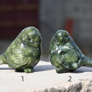 2.6&#39;&#39; Natural Hand carved Olive Green Jade Bird，Crystal Bird，Jade birds，Green jade carved bird，Home decor，Crystal gift，Riki Healing