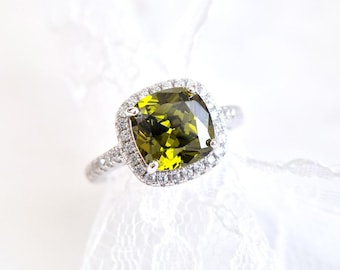 Silver ring with green stone, elegant cushion cut, Peridot birthstone jewelry gift for women, anniversary present for her, jewellery for mom