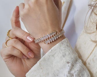 Golden CZ Bangle, Flexible Cubic Zirconia Bracelet, Elegant Gold Jewelry for Women, Zirconia Bracelet, jewelry gift for her, modern bracelet