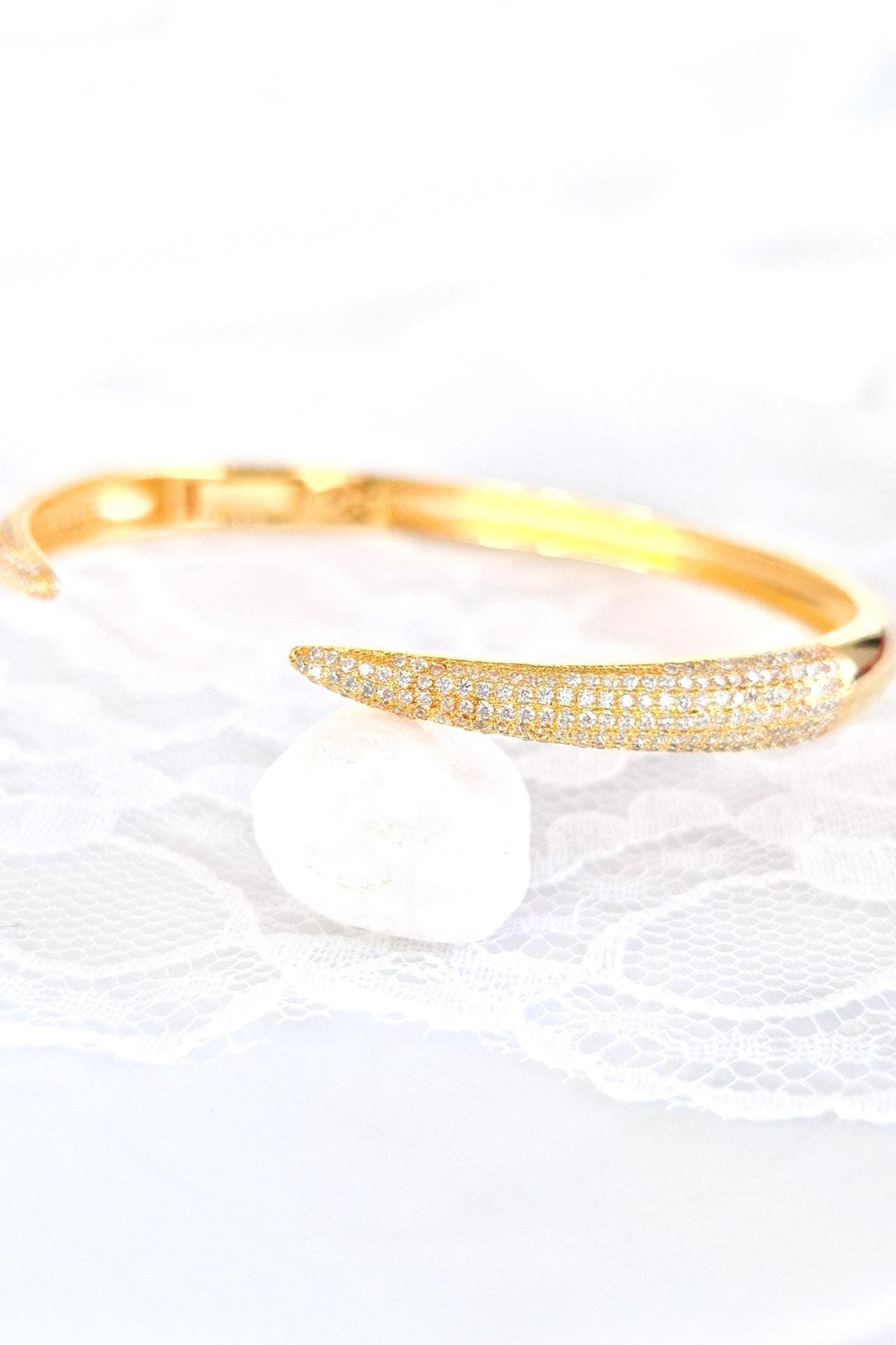 Gold Bangle, Pavé Armreif, claw bracelet, pave bracelet, minimalist bangle, Armreif, bangle, bracelet, yellow gold bangle, Claw bangle gold
