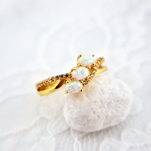 White Opal Ring, gold plated silver ring with opal gemstones, jewelry ring gift for her, weiss Opal Ring, Edelstein Ring, Silber Schmuck