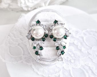 Luxury Earrings – Silver earrings with large freshwater pearls and sparkling CZ stones in green and clear, pearl stud earrings
