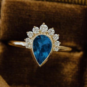 London blue topaz Ring, bezel solitaire ring, white topaz ring, handmade ring, birthstone ring, wedding rings, blue topaz ring, gold ring