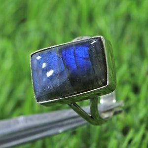 Cushion Labradorite Ring: 925 Sterling Silver Gemstone