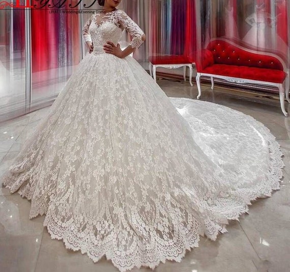 Winter Wedding Dresses & Gowns - Latest Designs - Kleinfeld | Kleinfeld  Bridal